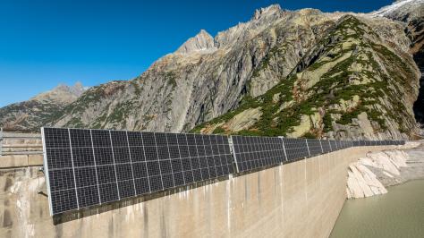 Starkes Team –Wasserkraft und Solarenergie